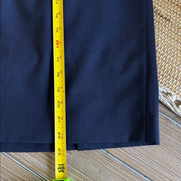 Banana Republic Classic Navy Skirt - Picture 5 of 11